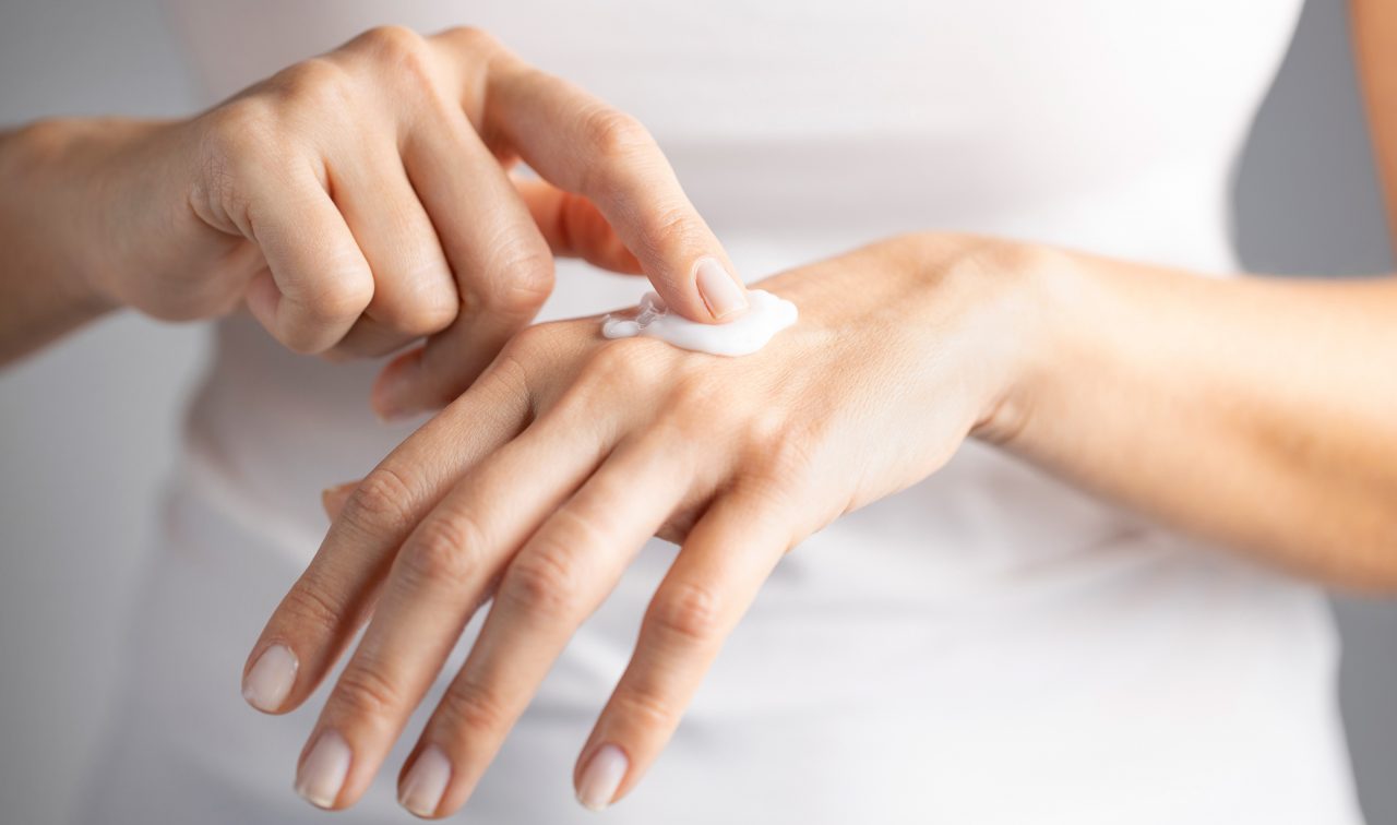 Esta es la mejor rutina diaria para el cuidado de la piel de tus manos